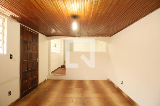 Casa para alugar com 1 quarto, 50m² em Vila Sonia, São Paulo