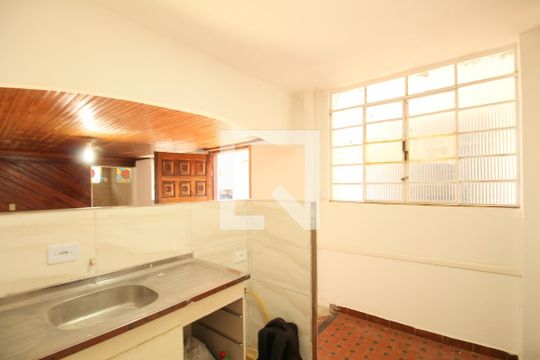 Cozinha de casa para alugar com 1 quarto, 50m² em Vila Sonia, São Paulo