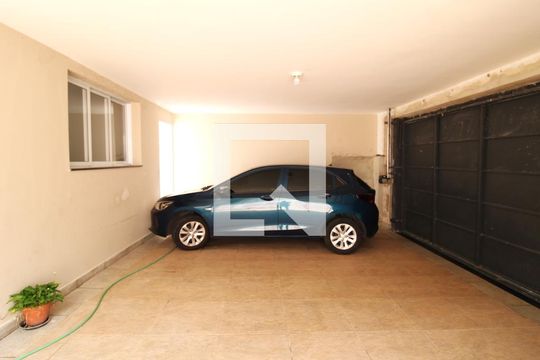 Garagem de casa à venda com 4 quartos, 280m² em Jardim Guanca, São Paulo