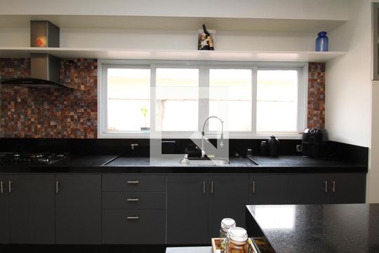 Cozinha de casa à venda com 4 quartos, 280m² em Jardim Guanca, São Paulo