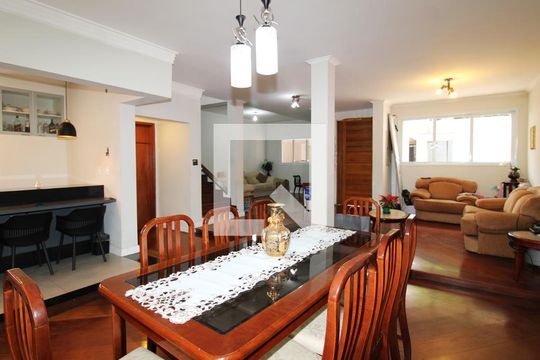 Sala de casa à venda com 4 quartos, 280m² em Jardim Guanca, São Paulo