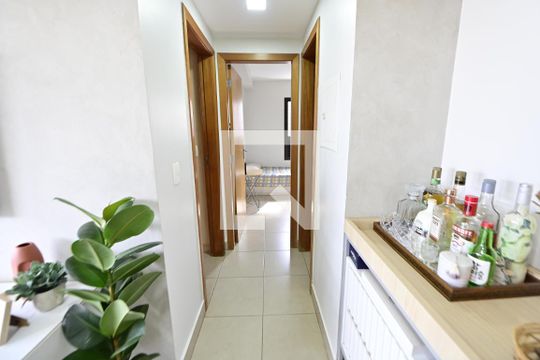Corredor de apartamento à venda com 2 quartos, 60m² em Setor Marista, Goiânia