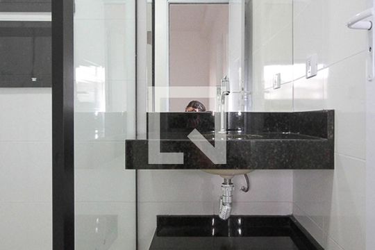 Banheiro de apartamento para alugar com 2 quartos, 54m² em Jardim Independência (são Paulo), São Paulo