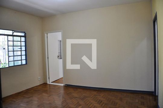 Sala de casa para alugar com 2 quartos, 120m² em Jardim Peri, São Paulo