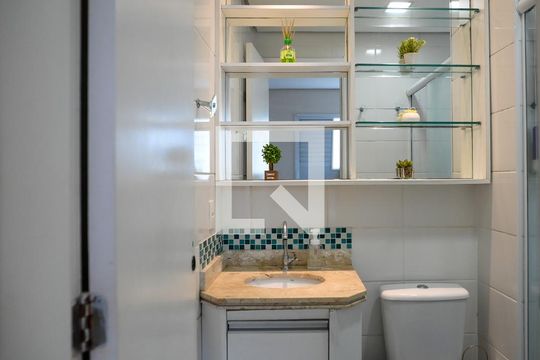Banheiro da Suite de apartamento à venda com 3 quartos, 121m² em Jardim Celeste, São Paulo