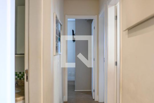Corredor de apartamento à venda com 3 quartos, 121m² em Jardim Celeste, São Paulo