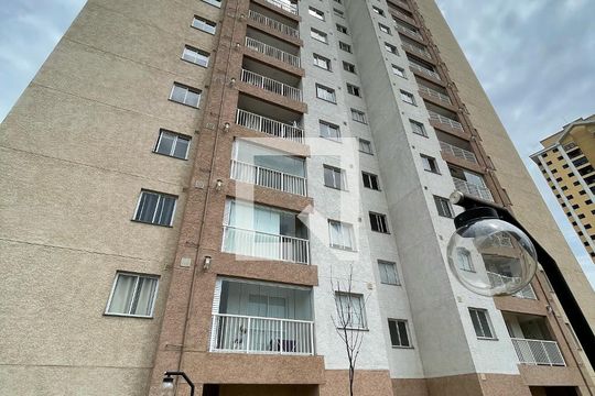 Fachada de apartamento para alugar com 2 quartos, 42m² em Parque Pinheiros, São Paulo