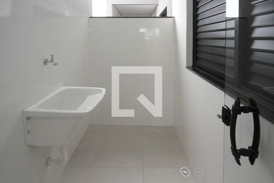 Área de Serviço de apartamento para alugar com 2 quartos, 55m² em Jardim Independência (são Paulo), São Paulo
