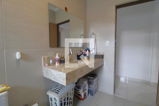 Banheiro comum de casa à venda com 3 quartos, 180m² em Vila Gea, São Paulo