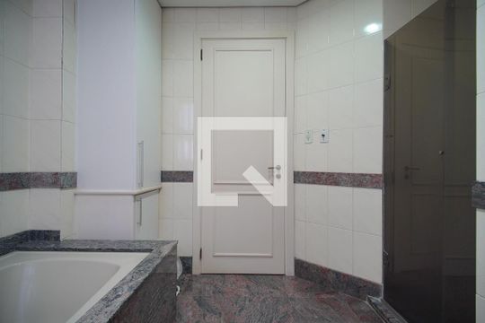 Banheiro da Suíte de apartamento à venda com 4 quartos, 221m² em Centro, Novo Hamburgo
