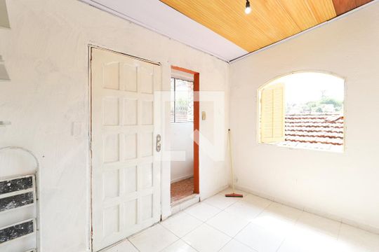 Quarto de Serviço de casa para alugar com 2 quartos, 70m² em Vila Albertina, São Paulo