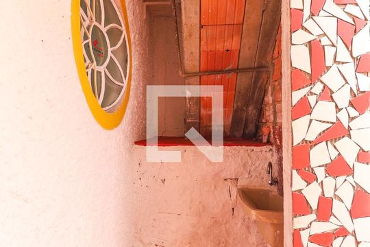 Área de Serviço de casa para alugar com 2 quartos, 70m² em Vila Albertina, São Paulo