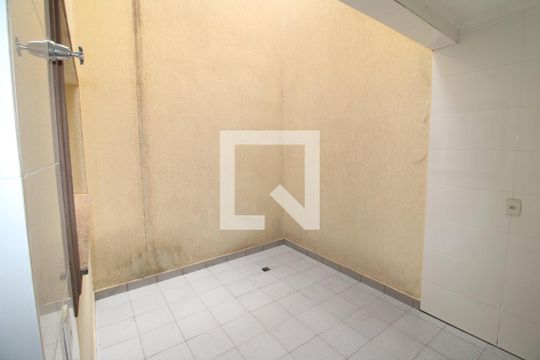 Área de Serviço de casa à venda com 2 quartos, 90m² em Parque Peruche, São Paulo
