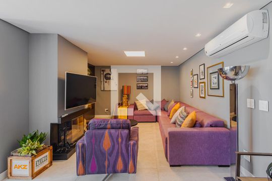 Sala de TV de apartamento à venda com 3 quartos, 270m² em Jardim Paulista, São Paulo