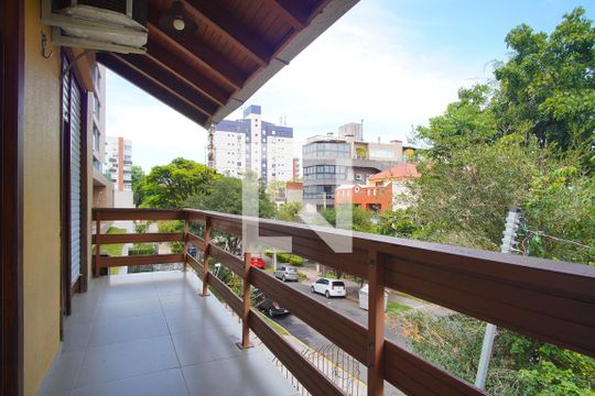 Varanda - Vista de casa à venda com 1 quarto, 145m² em Higienópolis, Porto Alegre