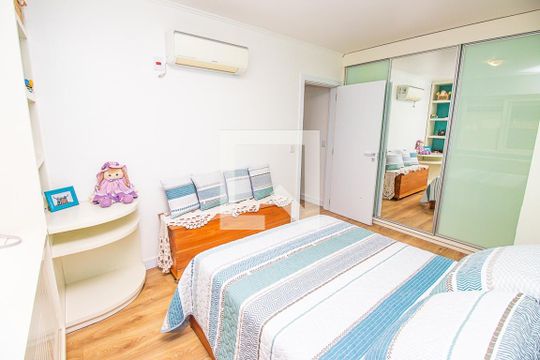 Quarto de apartamento à venda com 2 quartos, 83m² em São João, Porto Alegre