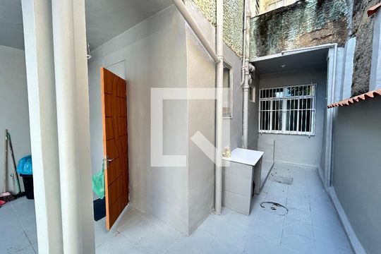 Quintal de apartamento à venda com 1 quarto, 40m² em Engenho de Dentro, Rio de Janeiro
