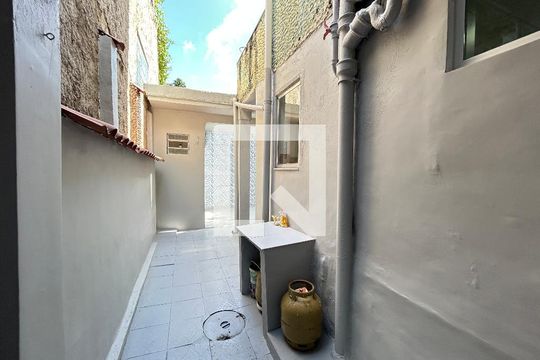 Quintal de apartamento à venda com 1 quarto, 40m² em Engenho de Dentro, Rio de Janeiro