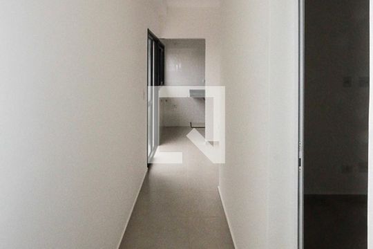 Corredor de apartamento para alugar com 2 quartos, 42m² em Jardim Independência (são Paulo), São Paulo