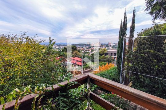Casa à venda com 3 quartos, 328m² em Jardim Maua, Novo Hamburgo