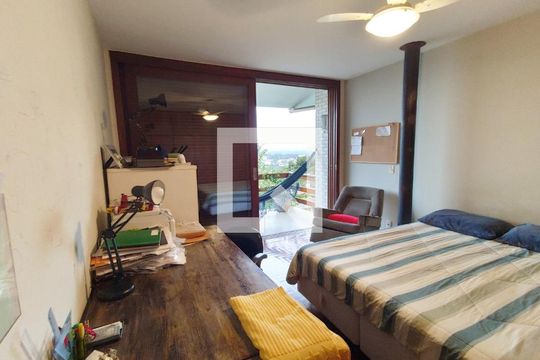 Quarto de casa à venda com 3 quartos, 328m² em Jardim Maua, Novo Hamburgo