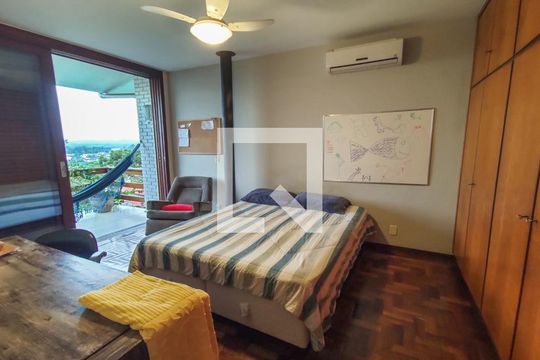 Quarto de casa à venda com 3 quartos, 328m² em Jardim Maua, Novo Hamburgo