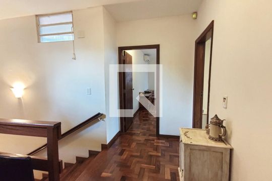 Escada de casa à venda com 3 quartos, 328m² em Jardim Maua, Novo Hamburgo