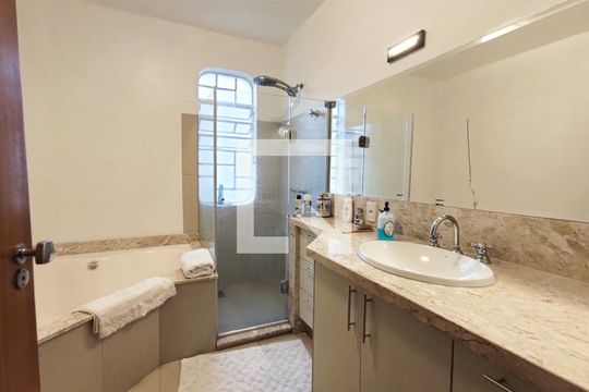 Banheiro de casa à venda com 3 quartos, 328m² em Jardim Maua, Novo Hamburgo