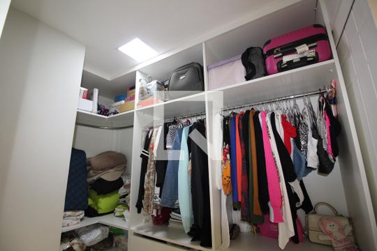 Closet da Suíte 2 de casa de condomínio à venda com 4 quartos, 560m² em Jacarepaguá, Rio de Janeiro