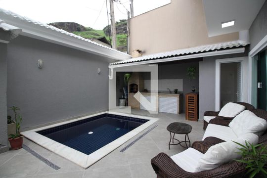 Área Externa de casa de condomínio à venda com 4 quartos, 560m² em Jacarepaguá, Rio de Janeiro
