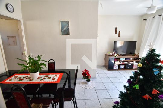 Sala de apartamento à venda com 2 quartos, 72m² em Jardim Flamboyant, Campinas