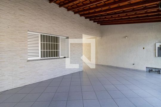 Garagem de casa à venda com 2 quartos, 140m² em Jardim Munhoz, Guarulhos