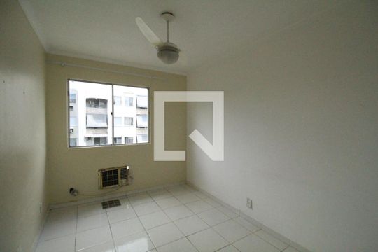 Quarto 1 de apartamento para alugar com 2 quartos, 69m² em Taquara, Rio de Janeiro