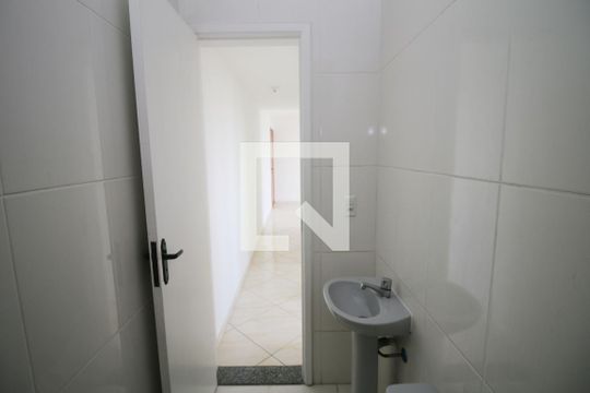 Banheiro de apartamento para alugar com 2 quartos, 51m² em Cordovil, Rio de Janeiro
