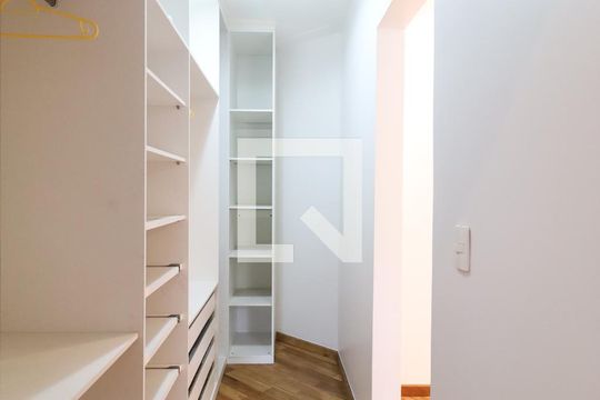 Closet suíte 3 de casa de condomínio à venda com 4 quartos, 529m² em Tremembé, São Paulo