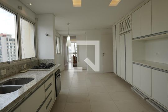 Cozinha 2  de apartamento à venda com 6 quartos, 532m² em Pinheiros, São Paulo