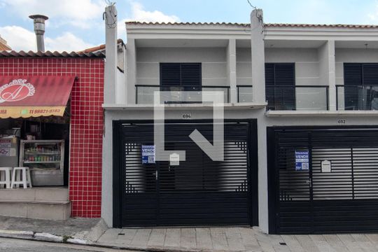 Fachada de casa à venda com 3 quartos, 121m² em Vila Ede, São Paulo