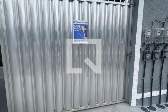 Fachada de casa para alugar com 1 quarto, 40m² em Jardim Olavo Bilac, Duque de Caxias