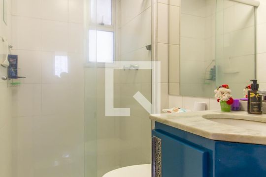 Banheiro Social de apartamento à venda com 3 quartos, 79m² em Barra Funda, São Paulo