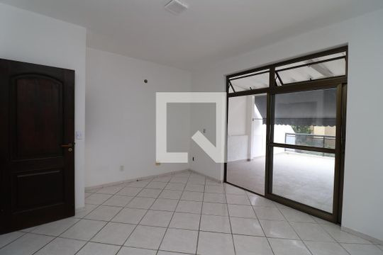 Quarto 4 de casa de condomínio para alugar com 4 quartos, 200m² em Portuguesa, Rio de Janeiro