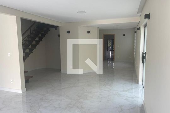 Sala de casa de condomínio à venda com 3 quartos, 320m² em Chácara Morada Mediterrânea, Jundiaí