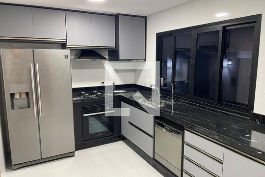 Cozinha de casa de condomínio à venda com 3 quartos, 320m² em Chácara Morada Mediterrânea, Jundiaí