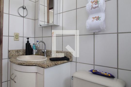 Banheiro Social de apartamento à venda com 3 quartos, 60m² em Castelo, Belo Horizonte