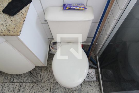 Banheiro Social de apartamento à venda com 3 quartos, 60m² em Castelo, Belo Horizonte