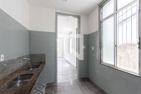 Cozinha de casa para alugar com 2 quartos, 70m² em São Francisco Xavier, Rio de Janeiro