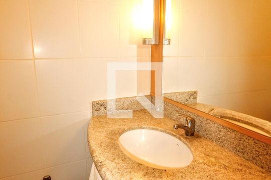 Banheiro do Quarto 1 de apartamento à venda com 1 quarto, 19m² em Savassi, Belo Horizonte