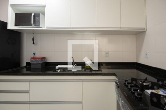 Cozinha de apartamento para alugar com 2 quartos, 40m² em Vila Nova Mazzei, São Paulo