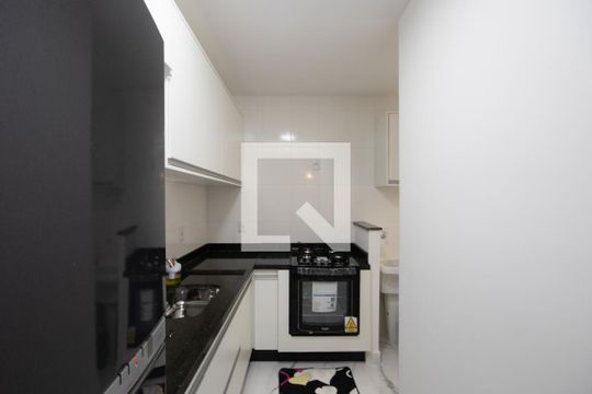 Cozinha de apartamento para alugar com 2 quartos, 40m² em Vila Nova Mazzei, São Paulo