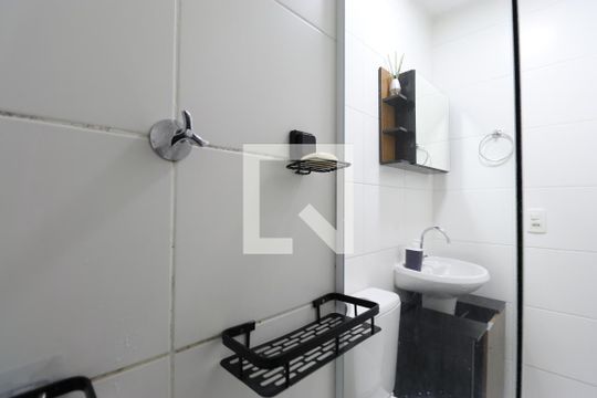 Banheiro de apartamento para alugar com 2 quartos, 34m² em Barra Funda, São Paulo