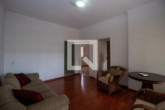 Casa para alugar com 3 quartos, 160m² em Parque Franceschini, Sumaré